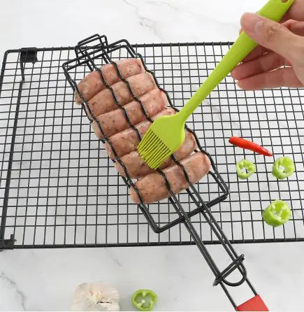 Hot Dog Grill Basket with Wooden Handle – Easy BBQ Sausage & Kebab Rack